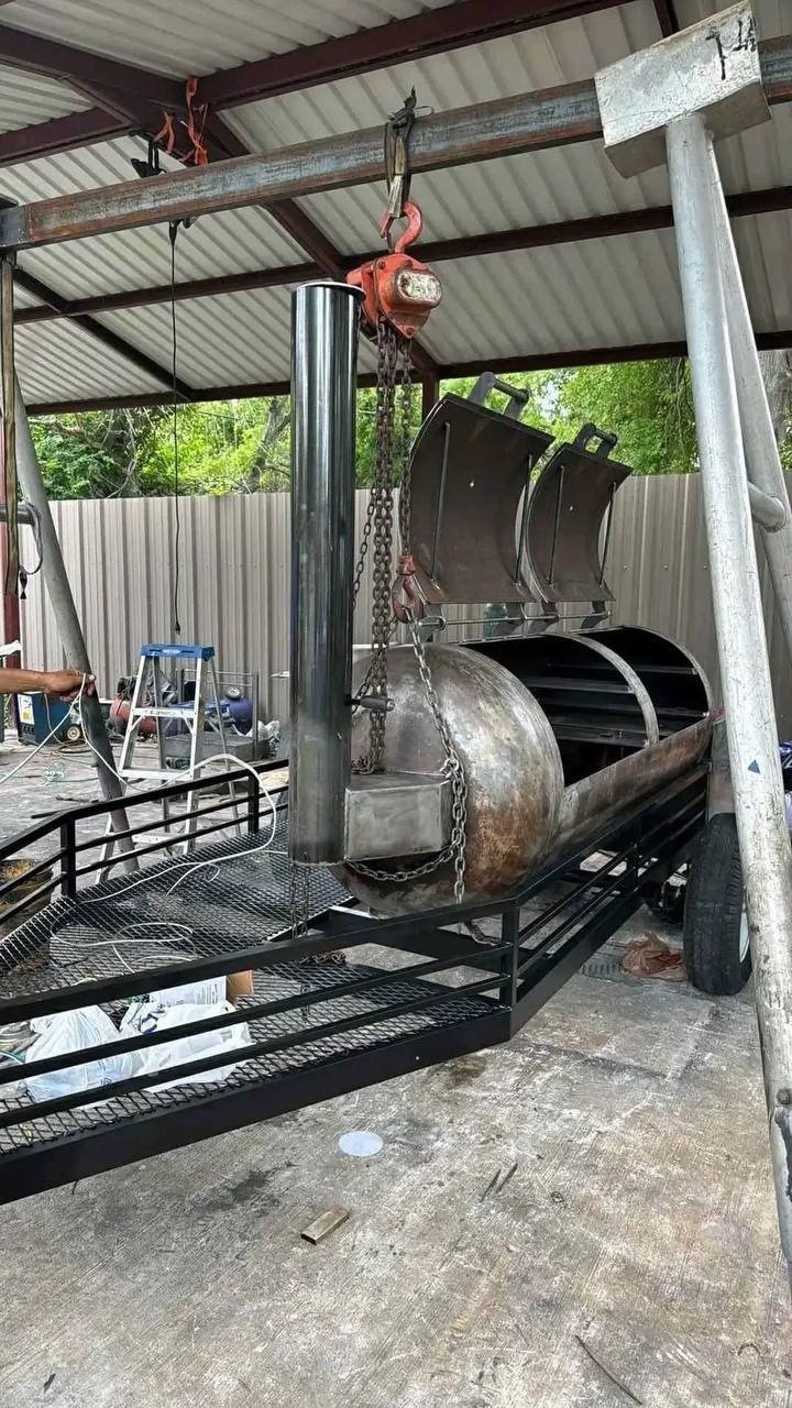 250-Gallon Offset Smoker With Integrated Santa Maria Grill