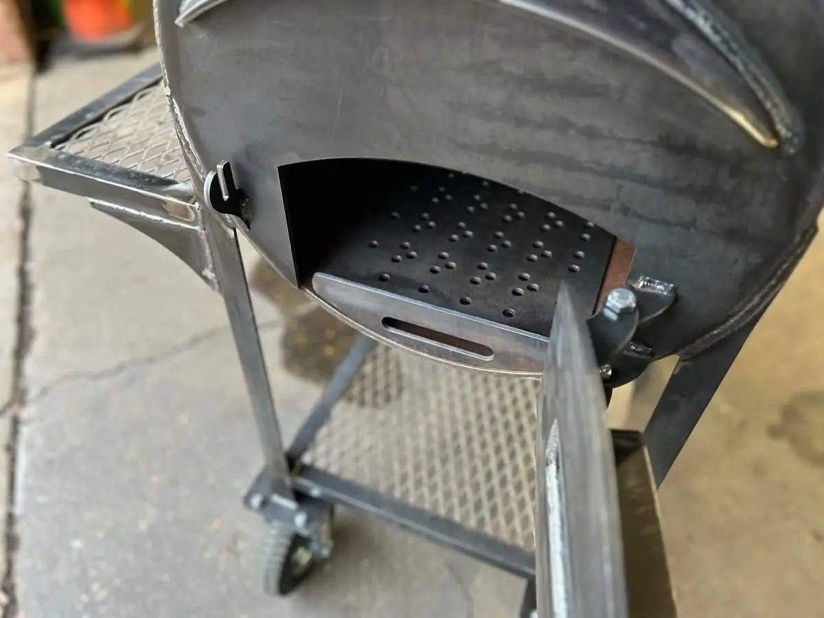 Compact Offset Smoker Heavy-Duty Backyard Charcoal Grill - Image 3